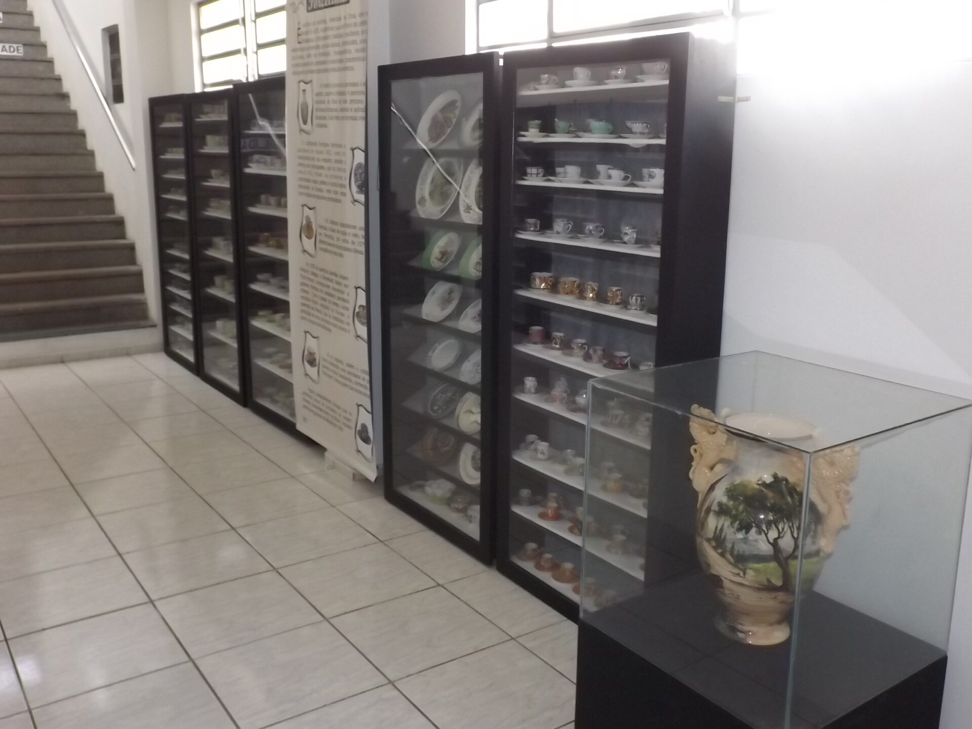 Exposição de porcelanas do Museu Olívio Otto de Carzinho/RS, Brasil