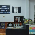 Exposição "Vidro: uma janela para a sustentabilidade" do Museu Olívio Otto.